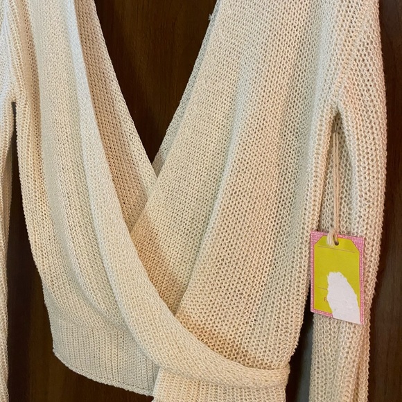 Forever 21 Deep V-Neck sweater - Picture 4 of 8
